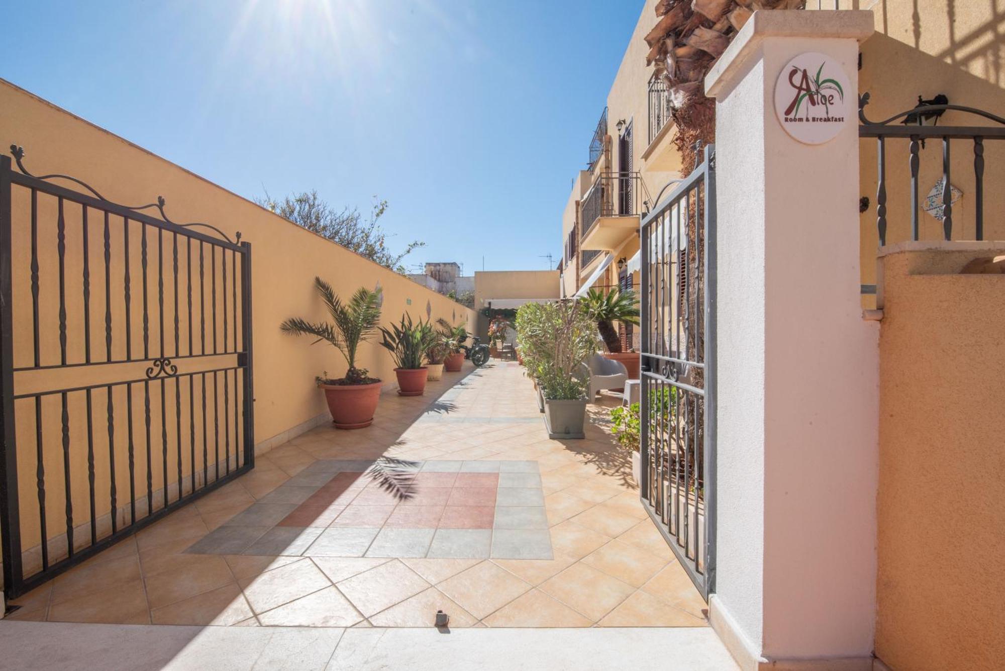 Room & Breakfast Aloe San Vito Lo Capo Exterior photo